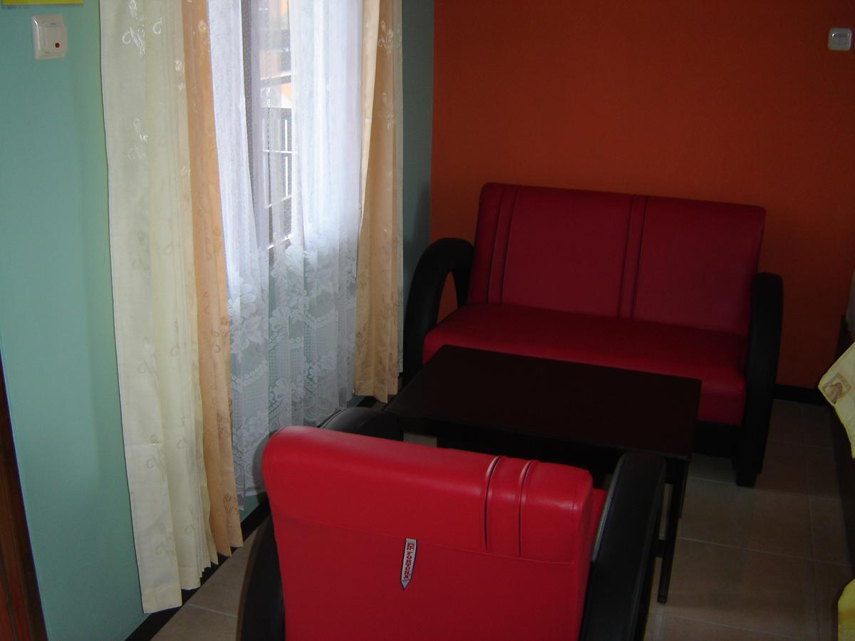 Nirwana Hotel Bojonegoro ภายนอก รูปภาพ